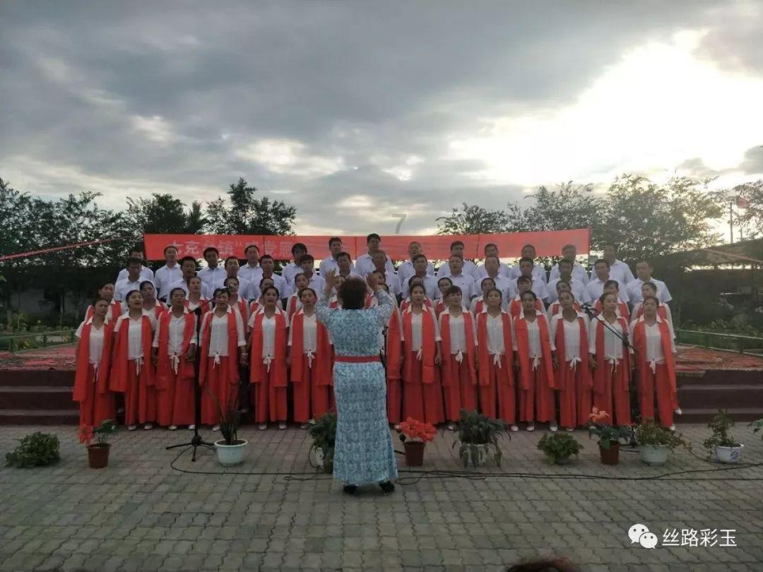 古代贫穷女子，为何“卖身”葬父？挖个坑埋掉不行吗？实属无奈
